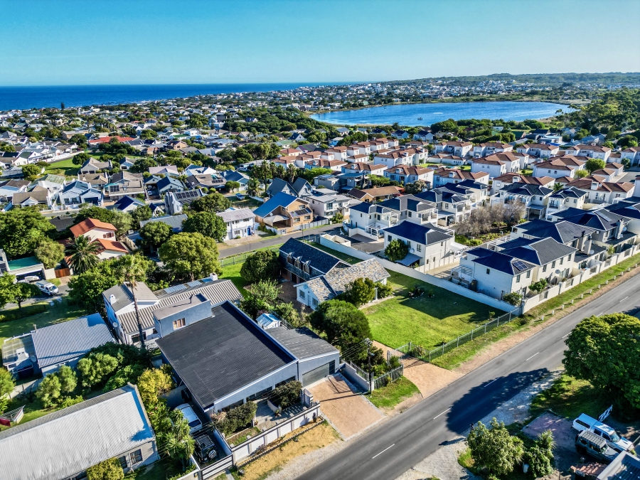 6 Bedroom Property for Sale in Onrus Western Cape